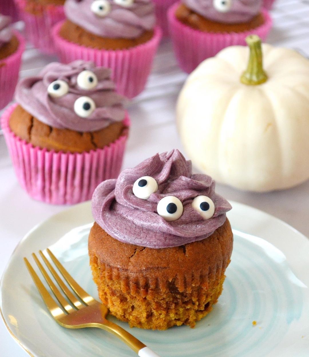 PUMPKIN SPICE VEGAN MONSTER CUPCAKES