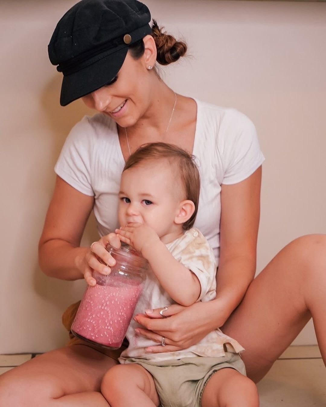 mum and baby with healthy unicorn superfoods smoothie